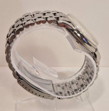 Load image into Gallery viewer, A 1968 Omega constellation with quick set date, original strap And Box, steel case.