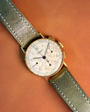 Load image into Gallery viewer, Universal Genève Compax 12426