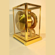 Load image into Gallery viewer, A 1980s Classic Model with Roman Numeral Dial