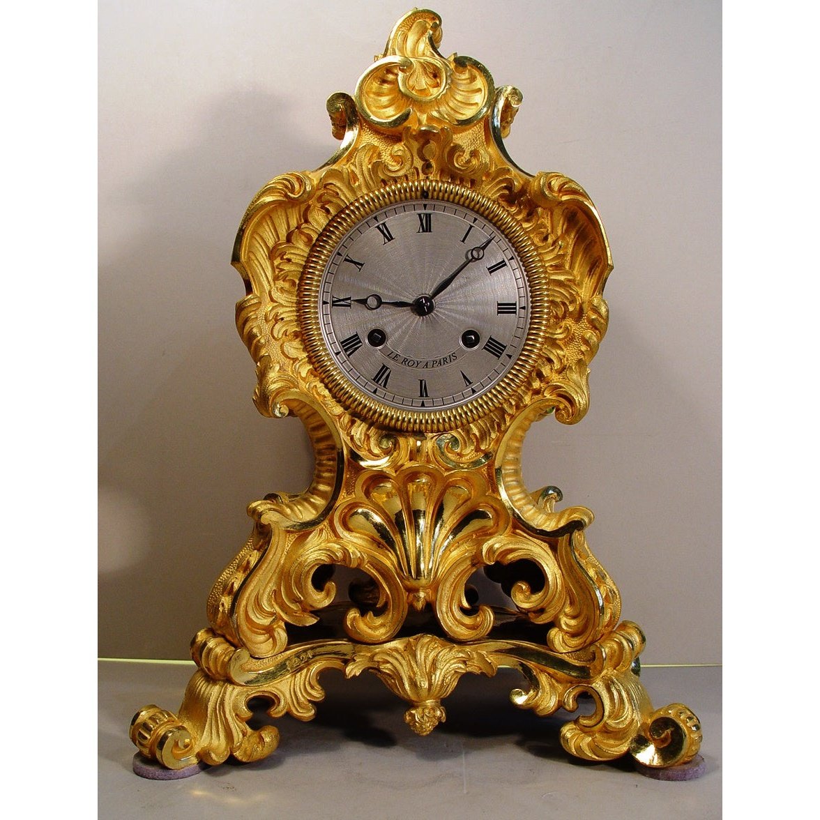 Rococo mantle clock – Parrot & Lily