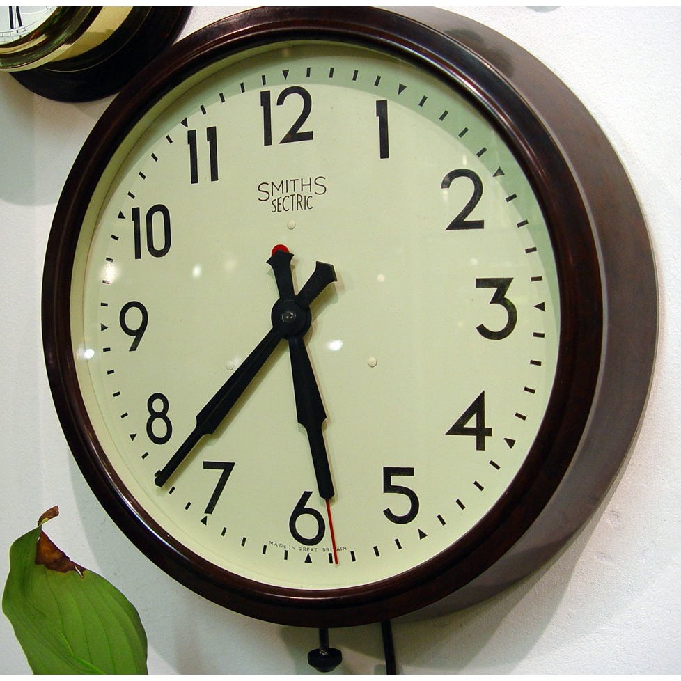 【早い者勝ち】イギリスアンティーク1940年SMITHSECTRIC An English 1940's Smiths Sectric 12-inch Dial Wall Clock In A